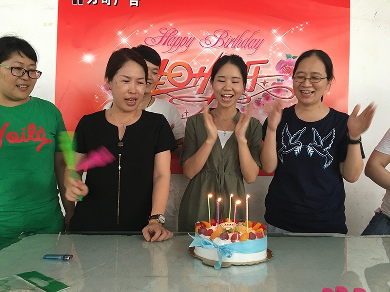 力奇广告喷绘-材料仓库